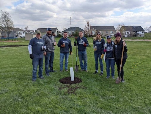 SFS Team planting trees