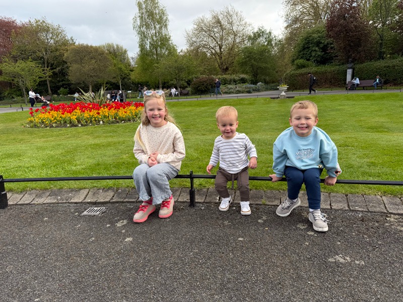 e5759ba6-8c4a-4f74-a0d7-3658d24db17e