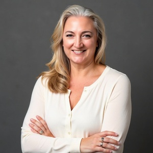 Laura Roeder*