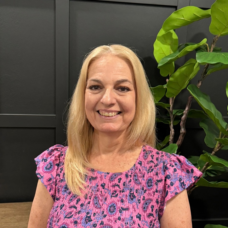 Christi  Dembek