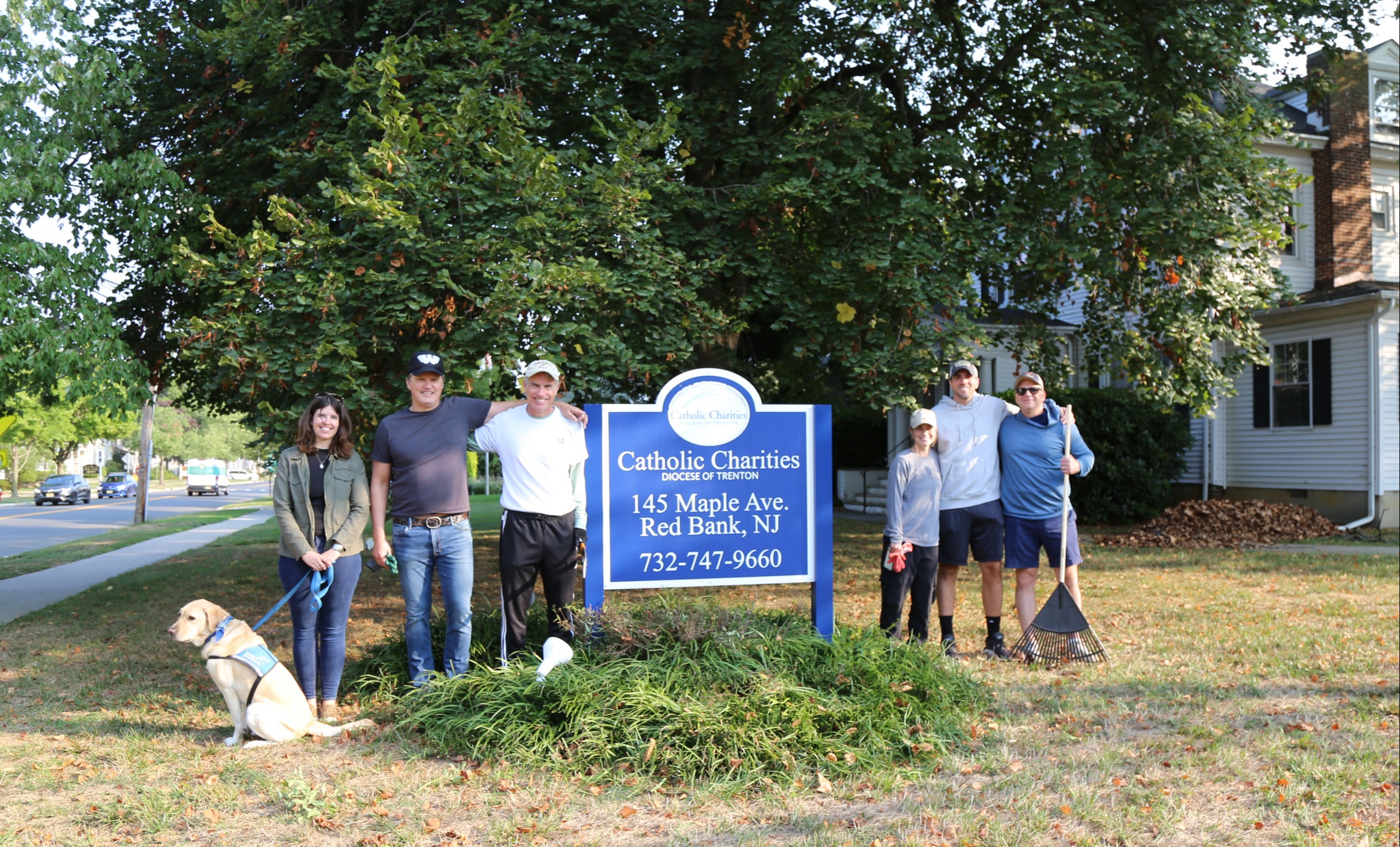 2022 - Fall leaves & furry friends