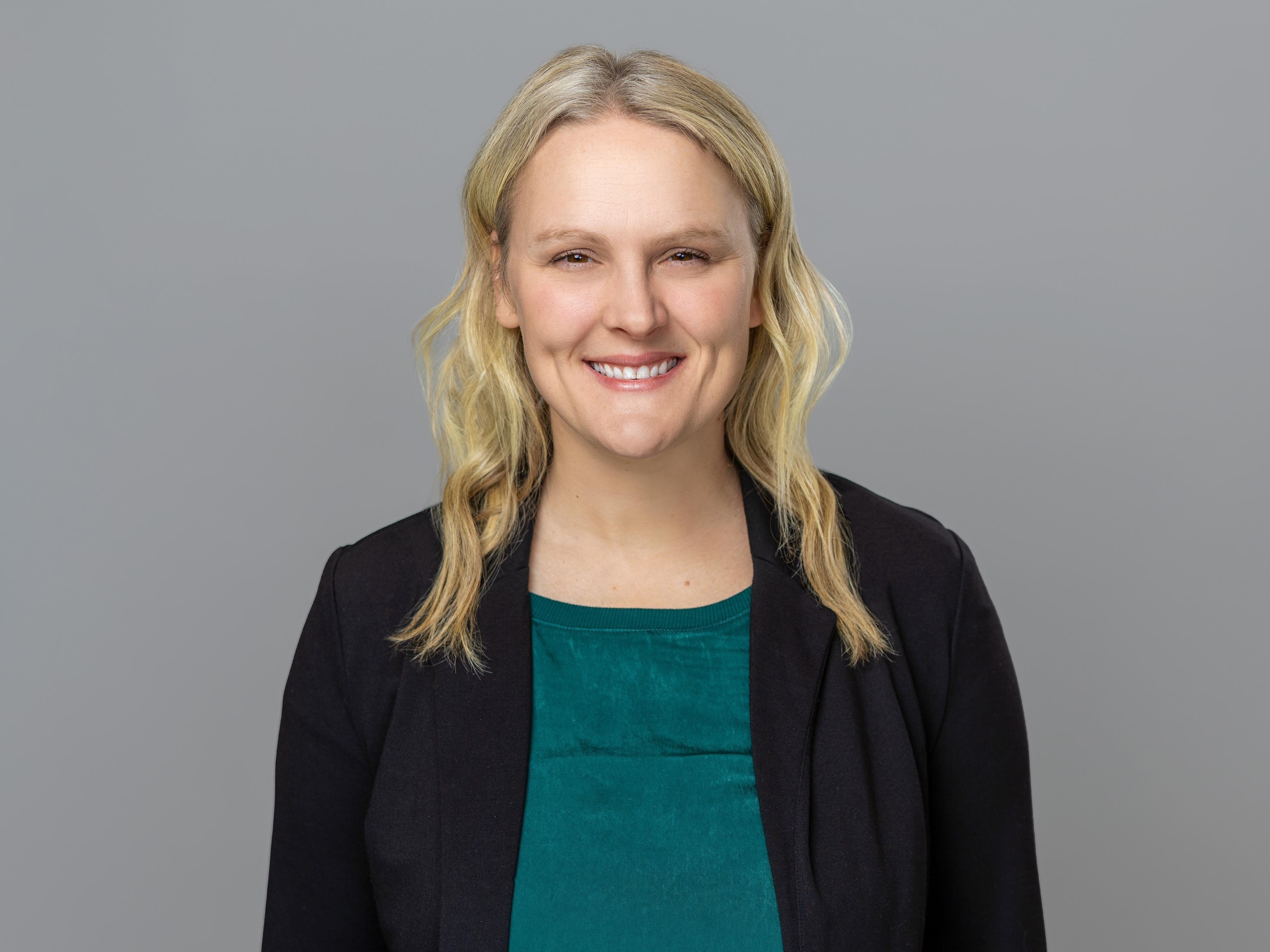 Kristine Headshot