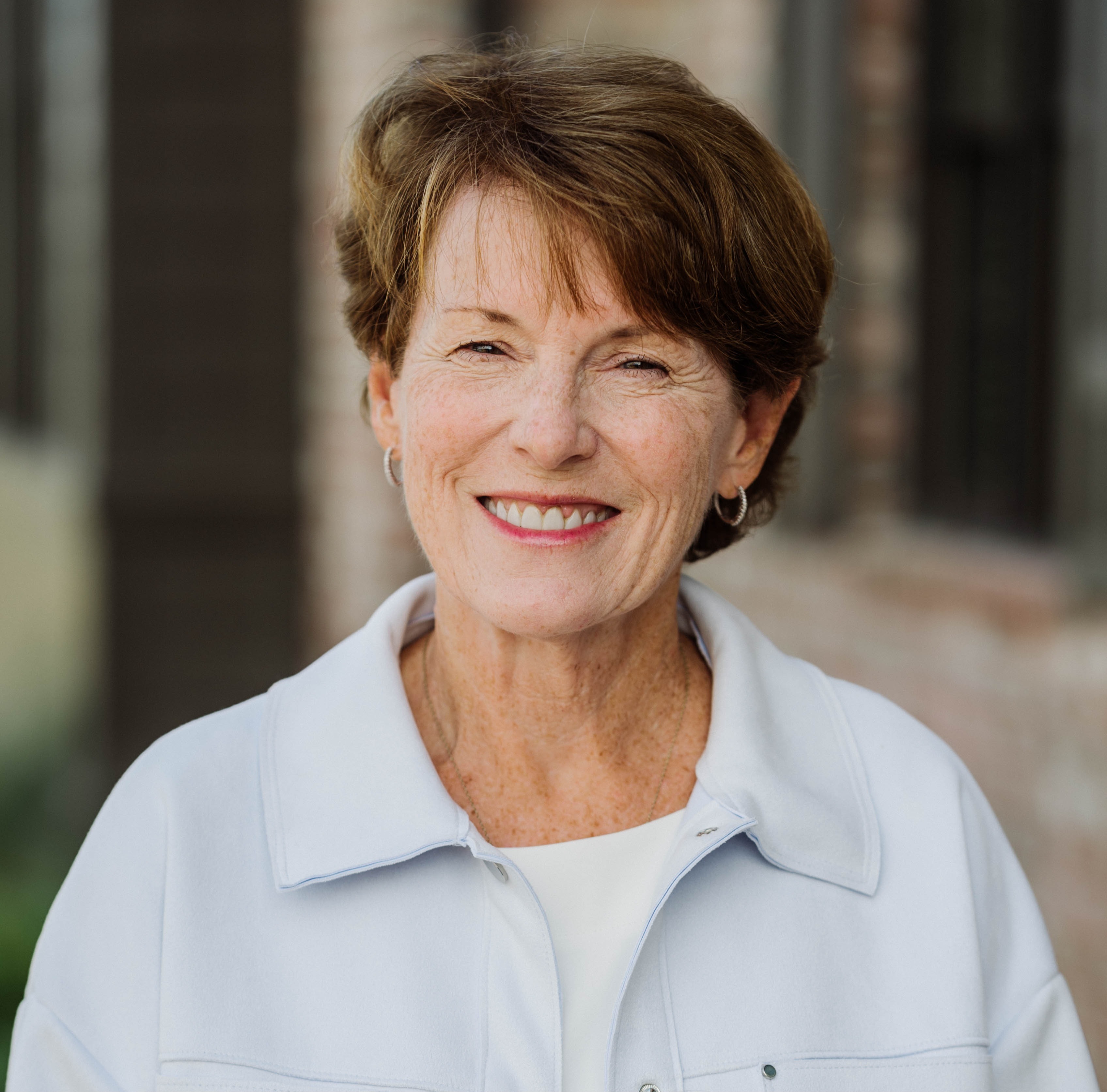 Laurie Stevenson<br/>