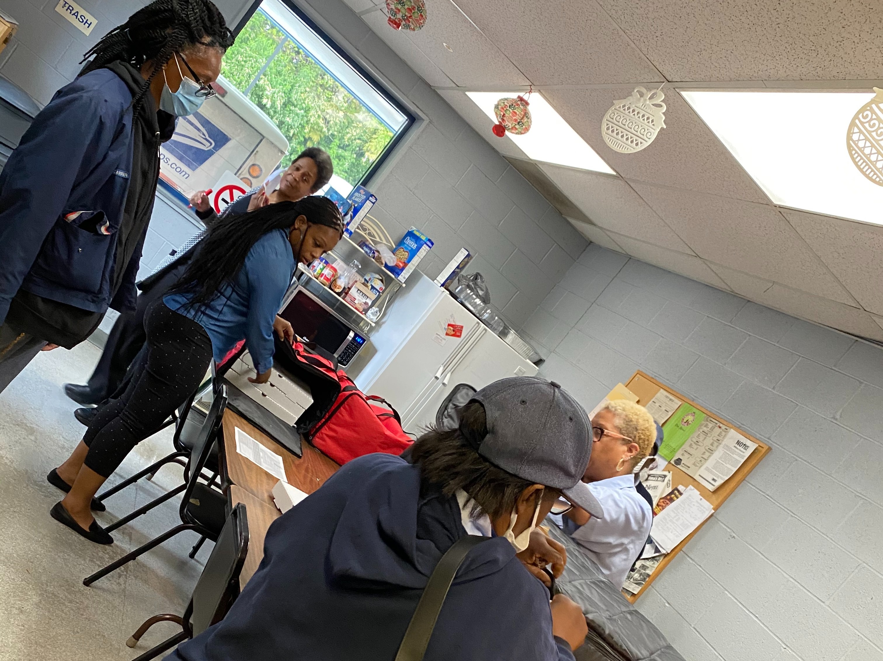 Essential Workers Campaign:<br/>Creve Coeur Post Office<br/>