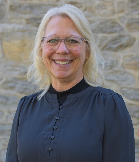 Heidi Zerbe Headshot