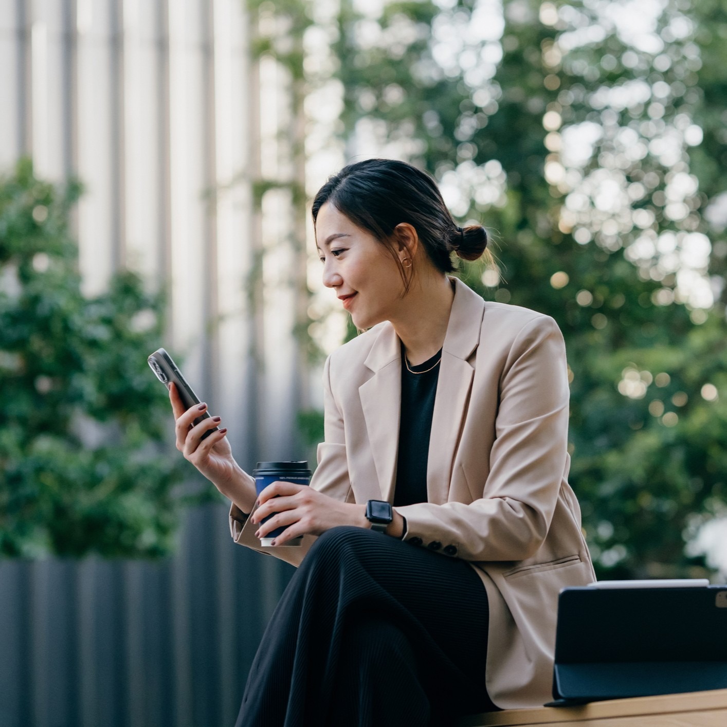 Independent and Personalized Advice