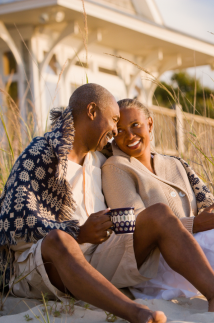 Man and woman having a picnic date