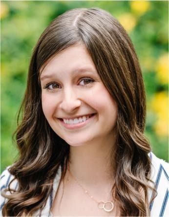 Rhianna Larson headshot