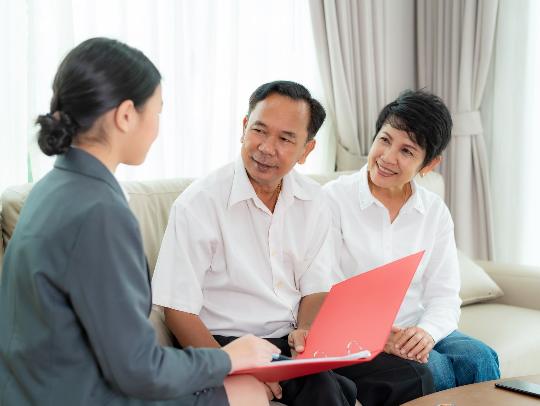 Speak with a neighborhood advisor to learn how <strong>we help you reach your goal.</strong>