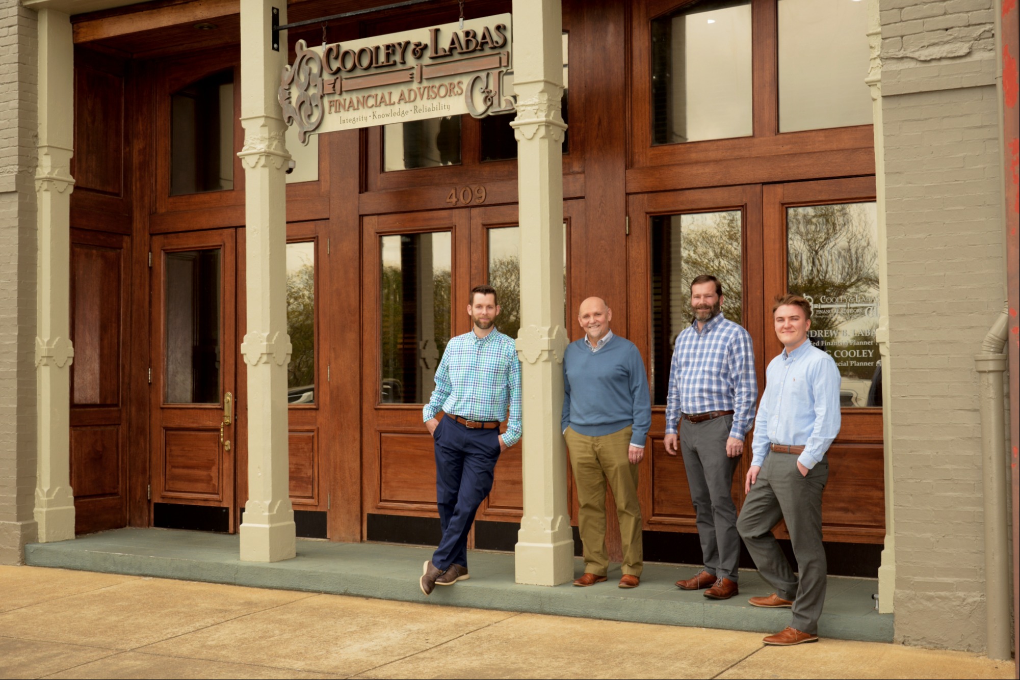 Speak with a neighborhood advisor to learn how <strong>we help you reach your goal.</strong>