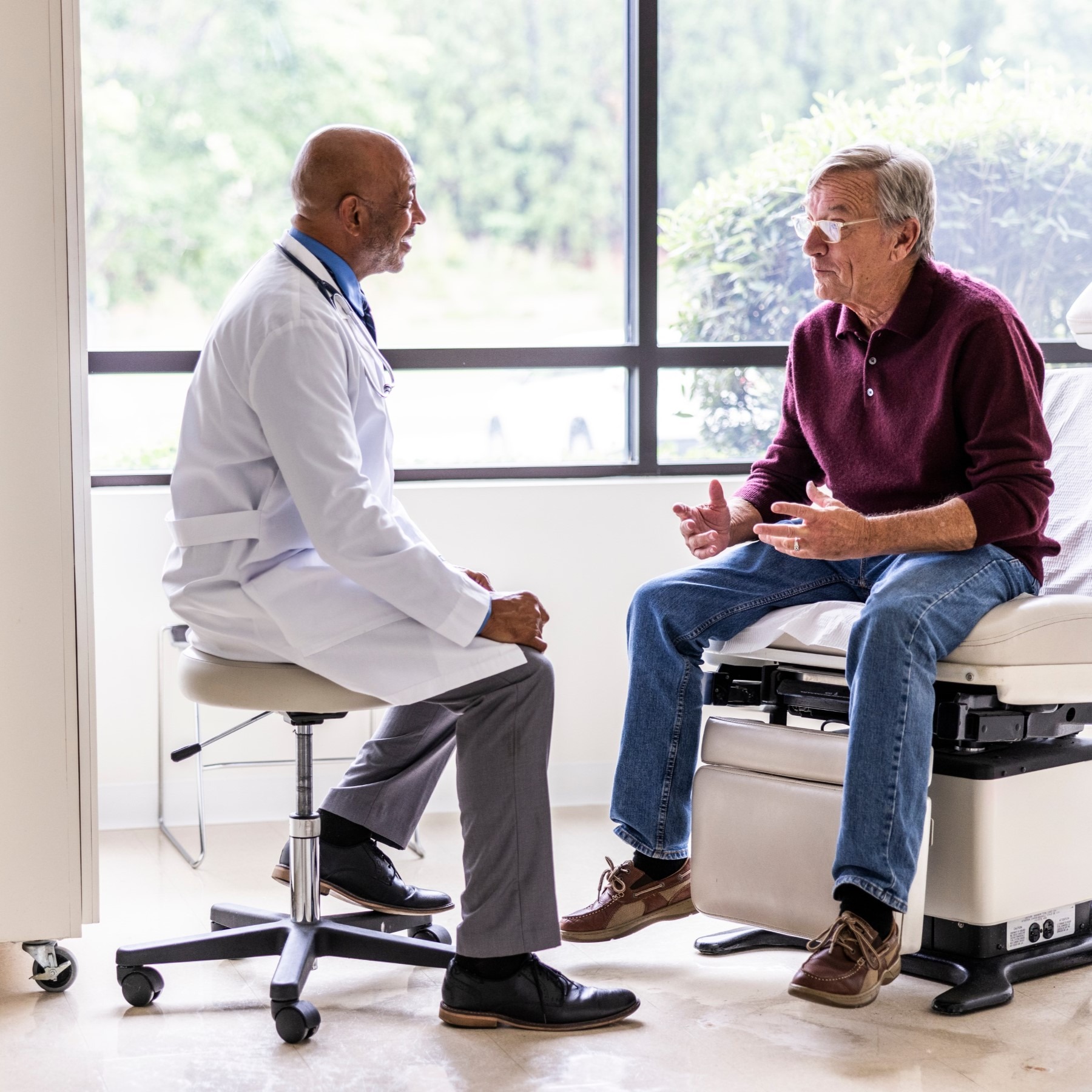 PHYSICIANS & <br/>DENTISTS