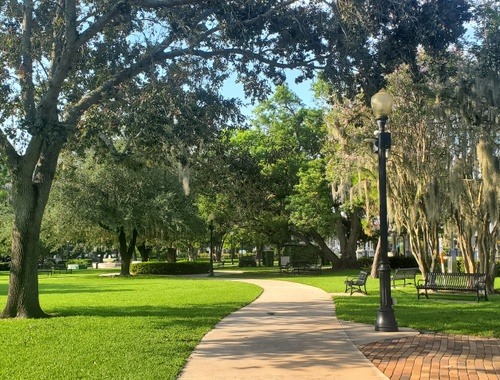 Low Correlation with Equities