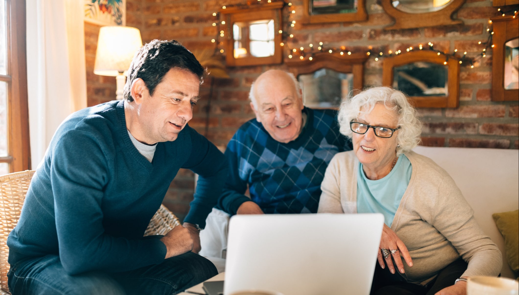 Speak with an advisor who will listen, understand, and communicate how you can manage<strong> your goals.</strong>