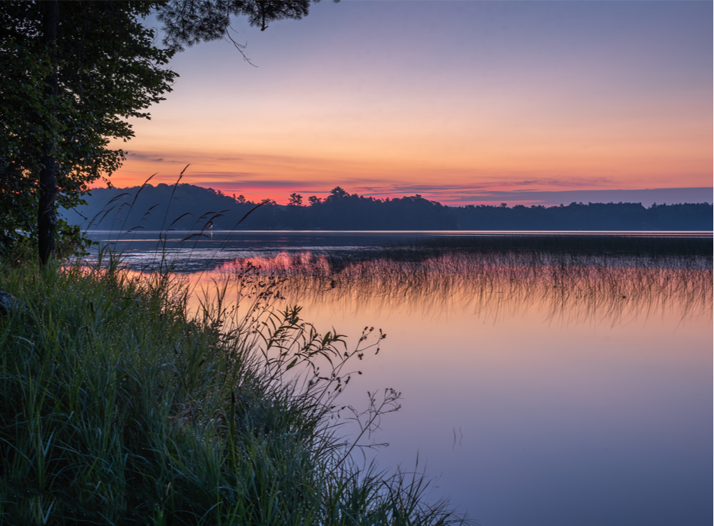 Photo of a body of water with a view of the horizon