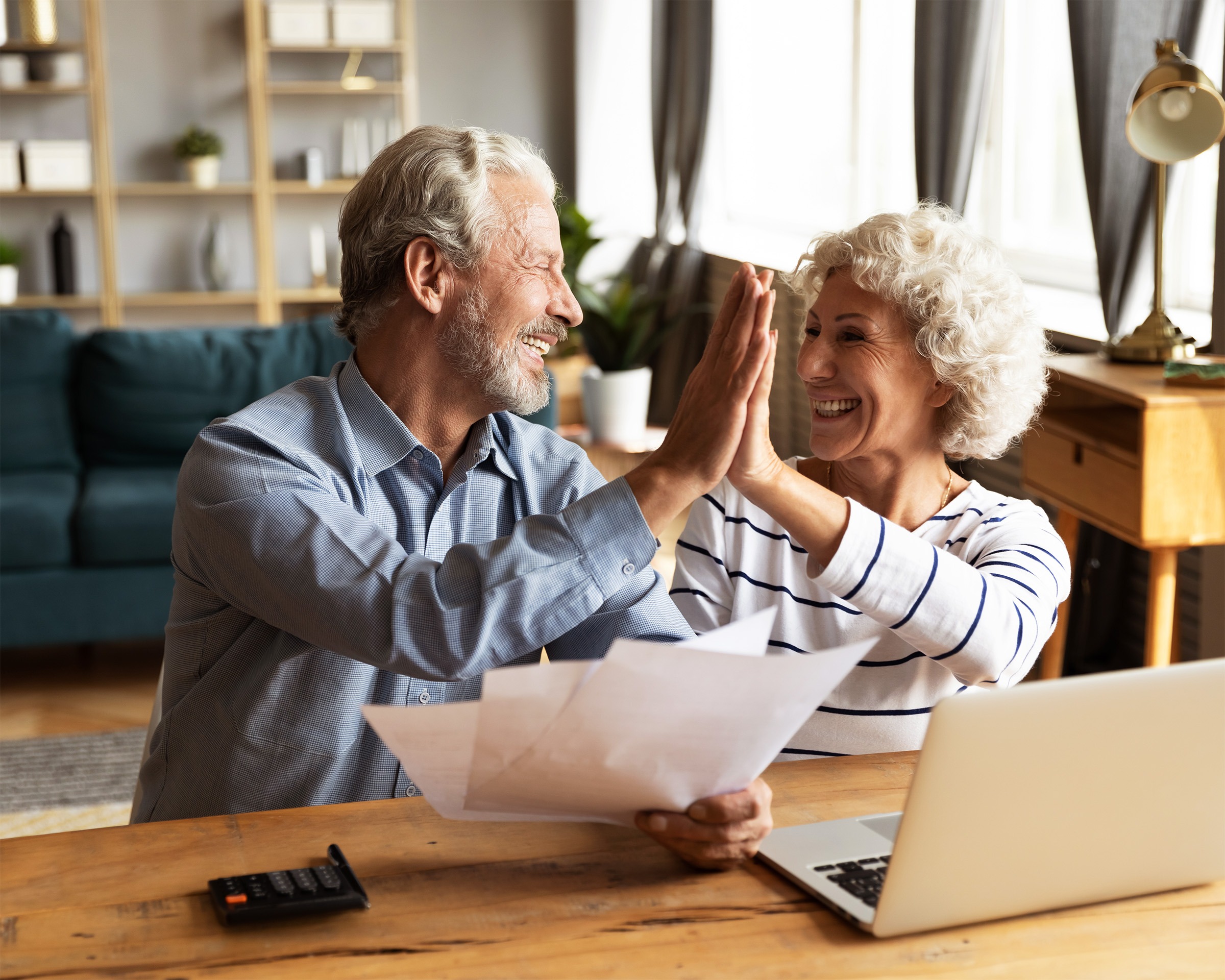 How should a nonprofit manage its investments?
