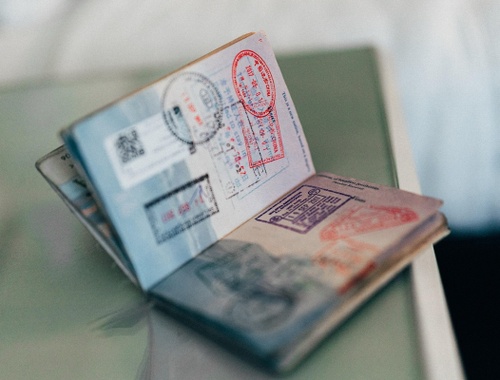 How Do I Travel On a Budget? 5 Tips
