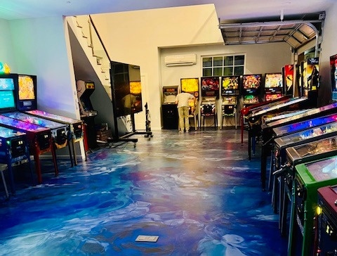 2-story arcade