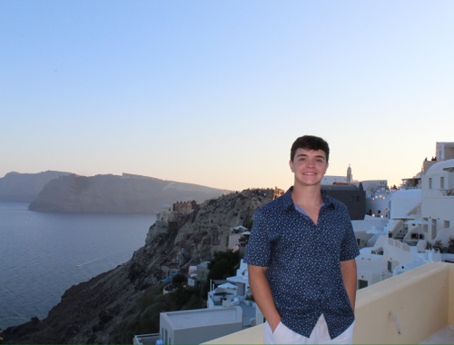 Jonny Tataje in Santorini