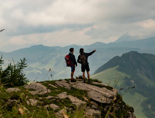 We help you chart a clear path to, and through, retirement that reflects your priorities and lets you embrace the present.