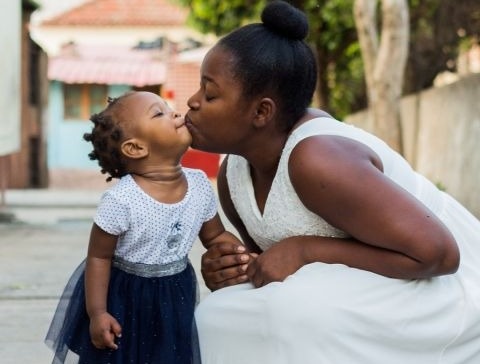 Financial Advisor: Financial Timeline For Motherhood: Expert Insights On Planning For Every Stage