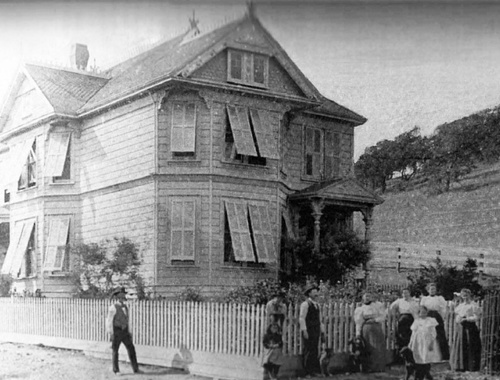THE HOUSE <br/>