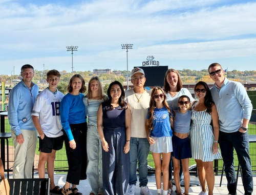 💙 What a beautiful day to Brunch in Blue!