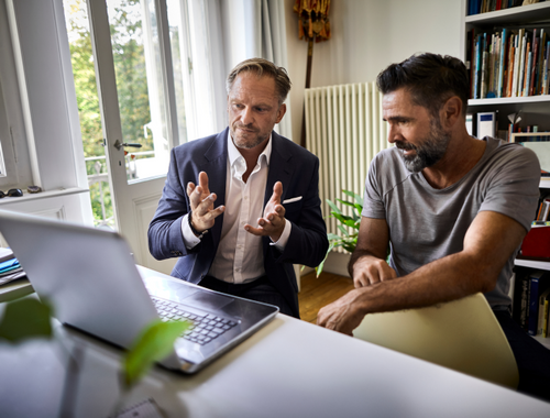 Advisor-and-client-at-laptop