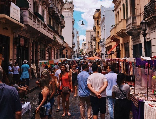 Steering Participants Through Market Mania