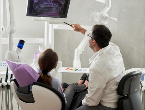 "I told my dentist my teeth are going yellow. He told me to wear a brown tie."<br/>-Rodney Dangerfield