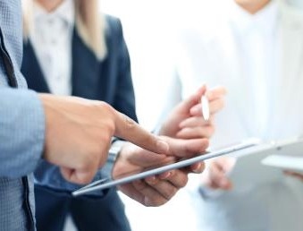 Reviewing items on a tablet