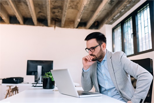 🎬 <strong>Moving Through Obstacles & Keeping Things in Perspective Video Course</strong>