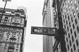 Quarterly Market Update: U.S. Economy Holds Strong Despite Volatile Year in the Stock Market