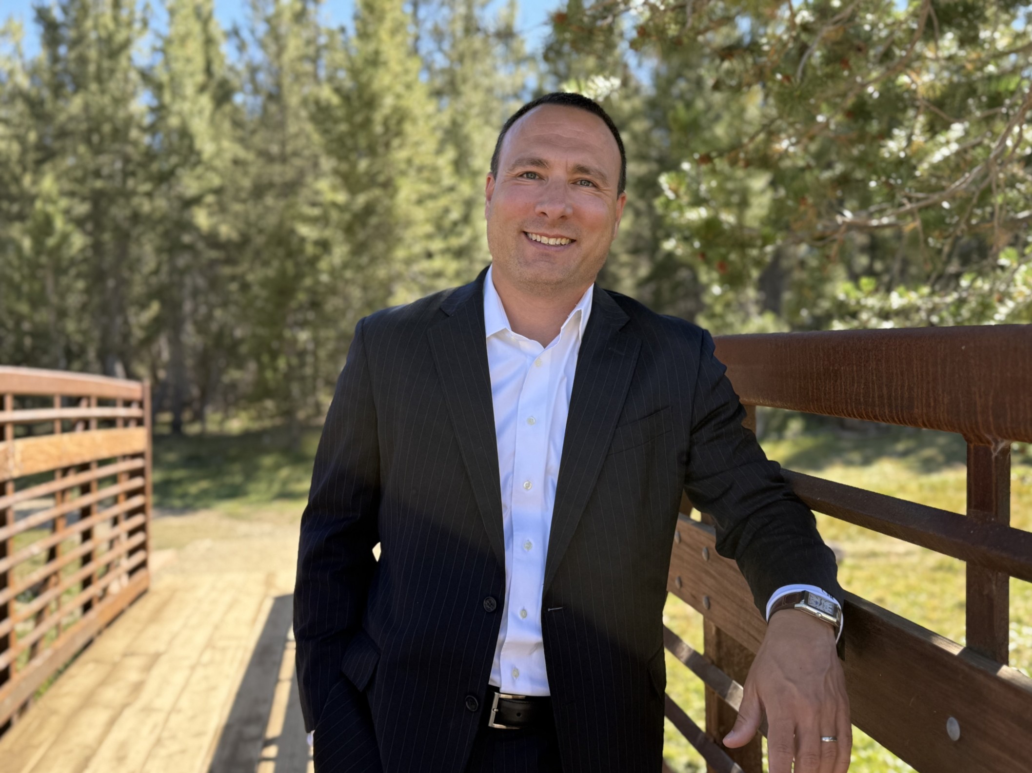 Meet <strong>Lee Hernandez</strong>