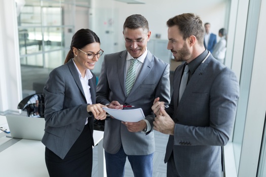 What is the difference between an estate planner and a financial planner?