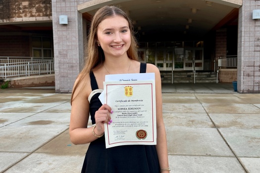 Sophia Edelman is Awarded Membership Into the Spanish National Honor Society.