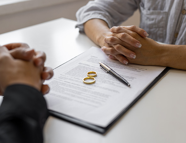 Maintaining Financial Well-Being Through a Divorce