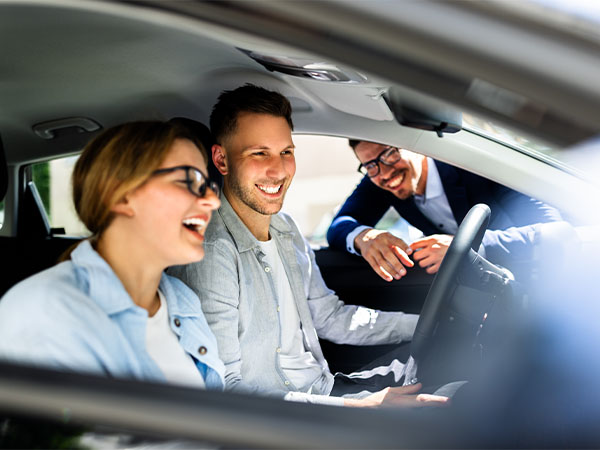 How to Choose Between Buying and Leasing a Car